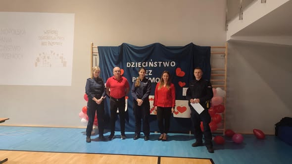Kampania „Dzieciństwo mocy bez przemocy”.